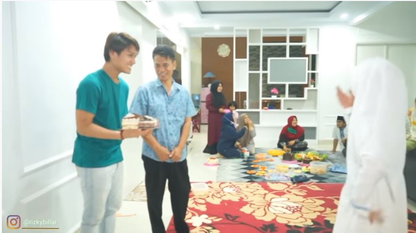 Beri Lesti Kejutan Ulang Tahun, Rizky Billar Gugup Dihampiri Ayah sang Pedangdut: Saya Deg-degan