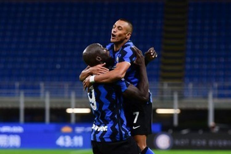 romelu-lukaku-dan-alexis-sanchez-dalam-laga-inter-vs-fiorentina-pada-giornata-kedua-serie-a.jpg