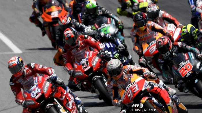 sejumlah-pebalap-melaju-seusai-start-motogp-catalunya-16-juni-2019.jpg
