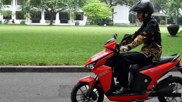 Sepeda Motor Bertanda Tangan Jokowi Dilelang Rp 2,55 Miliar dalam Konser Amal Virus Corona