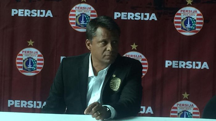 sergio-farias-saat-diperkenalkan-sebagai-pelatih-baru-persija-jakarta-jumat-1712020.jpg