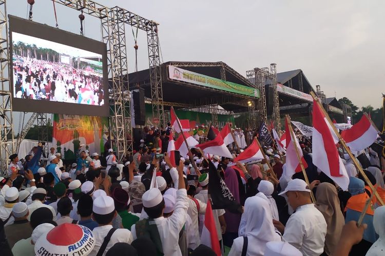 Massa Reuni Akbar 212 Doakan Jokowi: Jaga Presiden dan Wakil Presiden Kami Ya Allah