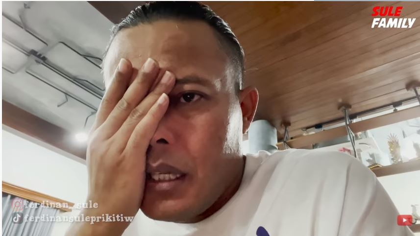 sule-sampai-ngos-ngosan-mencari-keberadaan-nathalie-di-rumahnya-kamis-2452021.jpg