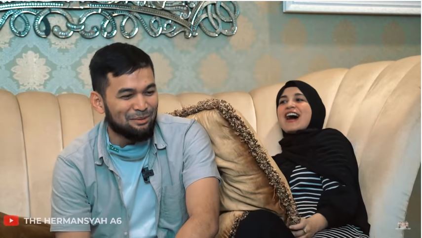 teuku-wisnu-dan-shireen-sungkar-dalam-youtube-the-hermansyah-a6-rabu-1282020.jpg