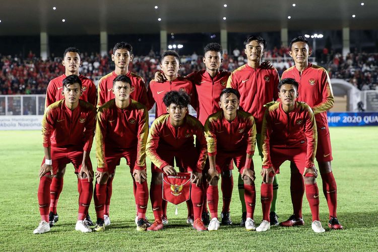timnas-u-19-indonesia-berpose.jpg