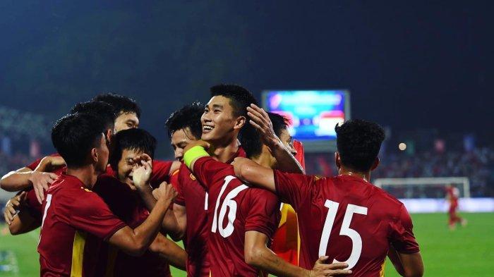 timnas-vietnam-saat-melakukan-selebrasi-kemenangan-atas-timnas-indonesia.jpg
