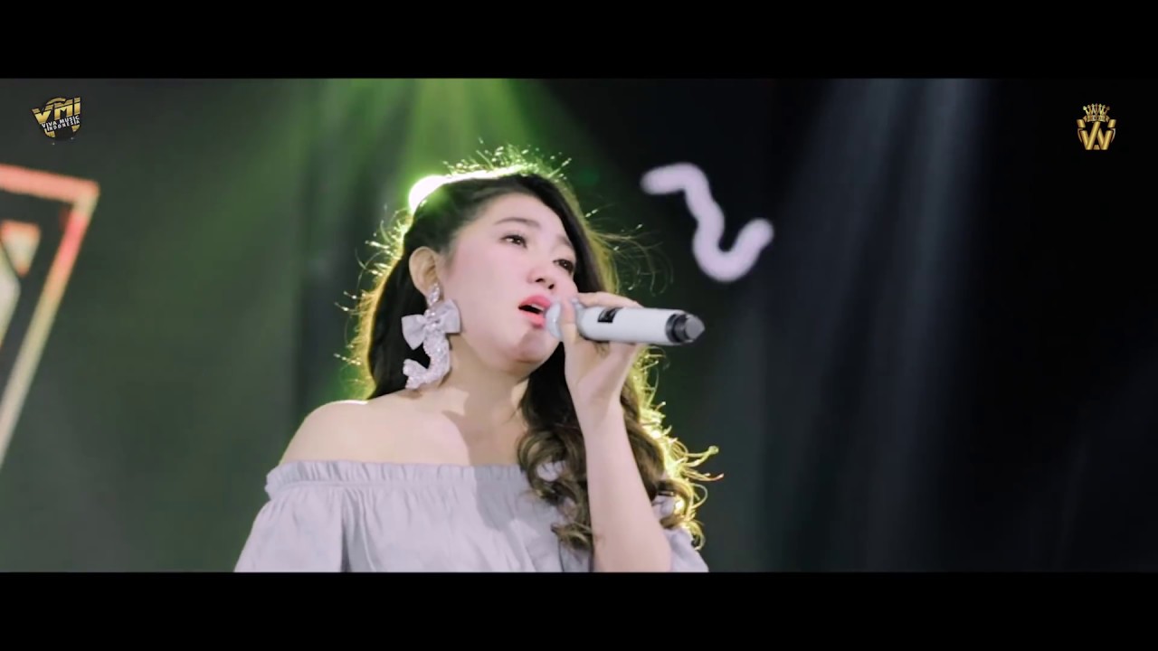 via-vallen-saat-menyanyikan-lagu-terdiam-sepi.jpg