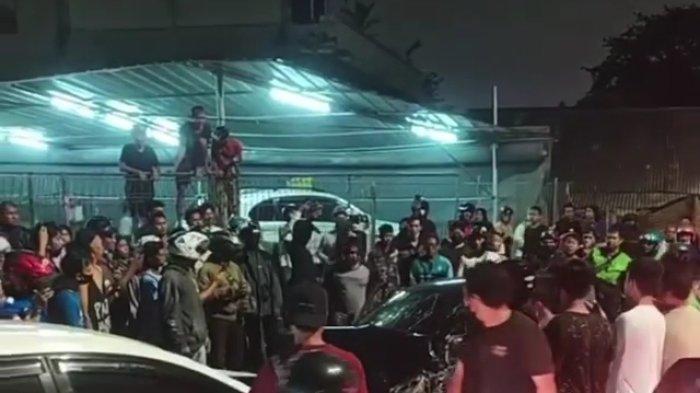 Tabrak Lari 3 Pengendara Motor, Pengendara Brio di Palmerah Baru Berhenti saat Mobilnya Rusak