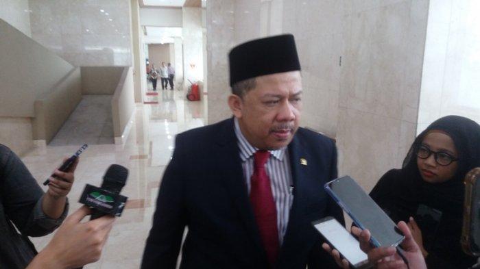 wakil-ketua-dpr-fahri-hamzah-di-kompleks-parlemen-senayan-jakarta-selasa-2782019.jpg