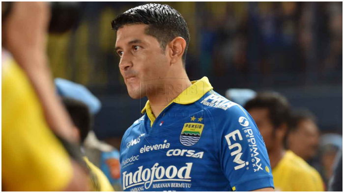 winger-persib-bandung-esteban-vizcarra-pada-laga-uji-coba-melawan-barito-putera.jpg