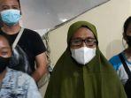 2emberikan-kesaksian-di-polsek-makasar-selasa-412021.jpg