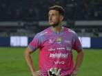 Adam-Przybek-saat-bermain-membela-Persib-Bandung-di-Piala-Presiden-2025.jpg