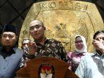 Hasyim-Asyari-memberikan-keterangan-kepada-wartawan.jpg