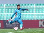 Kiper-Bhayangkara-FC-Aqil-Savik-pada-pertandingan-melawan-Malut-United.jpg