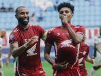 Para-pemain-PSM-Makassar-melakukan-selebrasi-setelah-menjebol-gawang-PSS.jpg