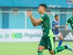 Penyerang-PSS-Sleman-Gustavo-Tocantins-merayakan-gol-ke-gawang-Persiku.jpg