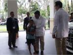 Prabowo-dan-Anak-Kecil-2.jpg