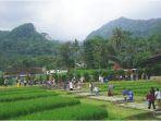 Ribuan-pengunjung-datang-ke-Arenan-Kalikesek-setiap-memasuki-libur-panjang.jpg