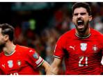 Ruben-Neves-sedang-melakukan-selebrasi-dengan-Bernaldo-Silva.jpg