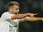 Selebrasi-Karim-Rossi-di-Laga-Persebaya-Vs-Persis-SOlo.jpg