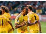Youri-Tielemans-sedang-merayakan-golnya-untuk-Belgia.jpg