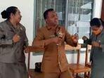 anggota-dewan-berjoget-di-kantor-dprd-kabupaten-malaka.jpg
