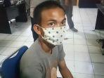 aziz-pelaku-penganiayaan-terhadap-ibunya-saat-diamankan.jpg