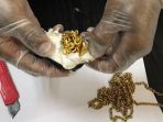 barang-bukti-emas-yang-diselundupkan_20170928_172101.jpg