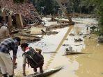 bencana-longsor-terjadi-di-kampung-suluduk-desa-wangunjaya-kecamatan-leuwisadeng.jpg