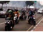 bentrokan-antara-massa-simpatisan.jpg