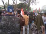 demostrasi-mahasiswa-di-dprd-sumsel-24-september-2019.jpg