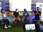 direktur-pt-persib-bandung-teddy-tjahjono-kanan.jpg
