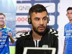 erwin-ramdani-farshad-noor-dan-abdul-aziz-berpeluang-starter-di-lini-tengah-persib.jpg
