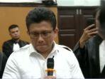 gestur-ferdy-sambo-dalam-sidang-kasus-brigadir-j-rabu-7122022.jpg