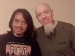 gitaris-dewa-budjana-bersama-keyboardist-dream-theater-jordan-rudess-saat-bertemu-di-yogyakarta_20180104_151907.jpg