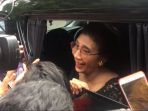 menteri-susi-pudjiastuti-usai-hadiri-pernikahan-kahiyang-ayu-di-solo_20171108_130507.jpg