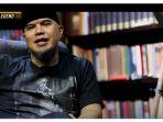 musisi-sekaligus-politisi-ahmad-dhani-dalam-tayangan-youtube-video-legend-kamis-1862020.jpg