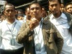 orasi-di-halaman-kantor-pt-transjakarta_20170612_154439.jpg