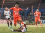 pERSIRAJA-LAWAN-GARUDAYKA.jpg