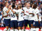 para-pemain-tottenham-hotspur-merayakan-kemenangan-saat-menjamu-aston-villa.jpg