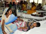 pasien-dan-keluarganya-di-gorakhpur-india_20170815_125849.jpg