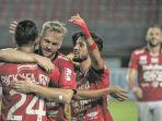 penyerang-bali-united-melvin-platje.jpg