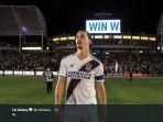 penyerang-la-galaxy-zlatan-ibrahimovic-berpose-dalam-laga-mls-melawan-los-angeles-fc.jpg