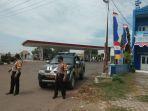 petugas-kepolisian-indramayu-jawa-barat-setelah-melakukan-proses-evakuasi.jpg