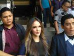 presenter-dan-artis-peran-cathy-sharon.jpg