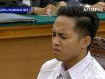 richard-eliezer-bharada-e-memejamkan-mata-saat-dituntut-12-tahun-penjara.jpg