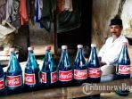 rohili-pedagang-bensin-eceran-yang-tak-pernah-kurangi-literan_20170816_080418.jpg