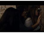 sinopsis-film-split-populer-di-netflix.jpg