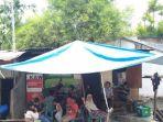 suasana-di-rumah-duka-komeng-korban-penembakan-salah-sasaran.jpg