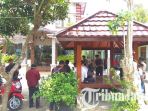 suasana-penggeledahan-rumah-ketua-dprd-tulungagung-oleh-penyidik-kpk_20180828_192705.jpg